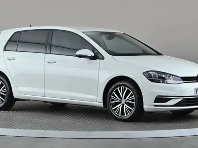 Used VW Golf VII SE 110 HP (80 kW) 2018 White Hatchback