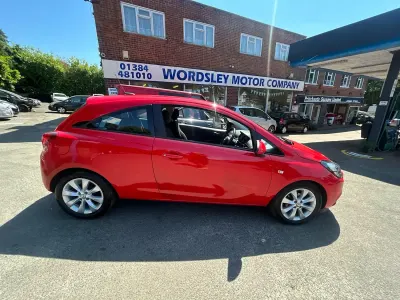 Used Vauxhall Corsa 2018 Bright red Hatchback