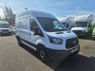 Usado Ford Transit 130 HP (95 kW) 2019 Branco Van