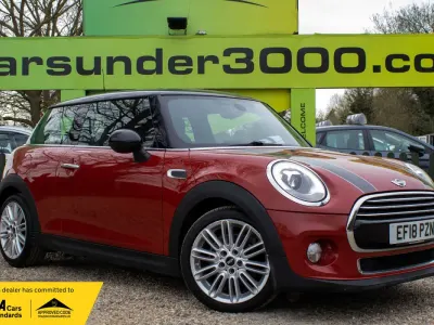 Używany Mini Cooper Hatch 136 KM (100 kW) 2018 Czerwony Hatchback