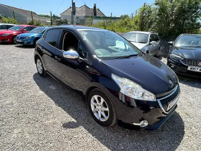 Used Peugeot 208 Style 82 HP (60 kW) 2014 Blue Hatchback
