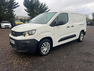 Used Peugeot Partner 100 HP (73 kW) 2019 White MPV