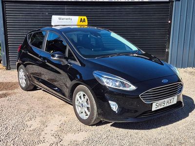 Used Ford Fiesta Zetec 70 HP (51 kW) 2019 Black Hatchback