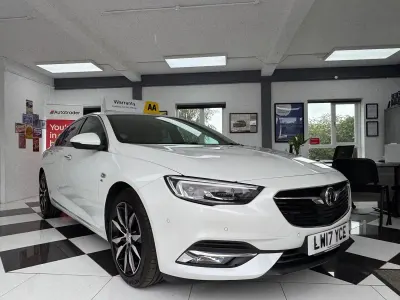 Used Vauxhall Insignia Elite 165 HP (121 kW) 2017 White Hatchback