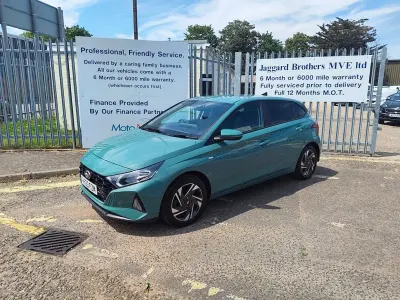 Used Hyundai i20 SE 100 HP (73 kW) 2023 Green Hatchback