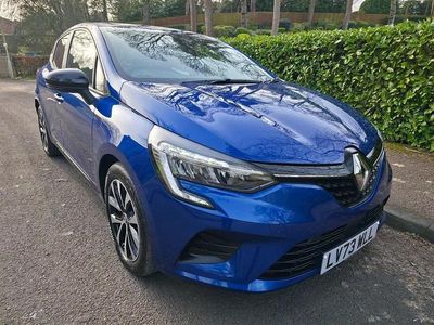 Used Renault Clio V Evolution 90 HP (66 kW) 2023 Blue Hatchback