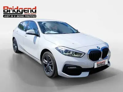 Used BMW 118 Sport Line 2022 White Hatchback