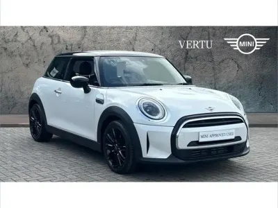 Used Mini Cooper Exclusive 136 HP (100 kW) 2024 White Hatchback