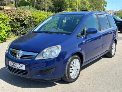 Second-hand Vauxhall Zafira 115 CP (84 kW) 2012 Albastru Monovolum