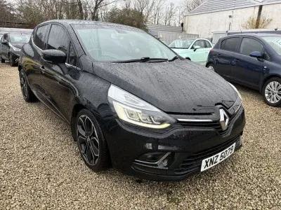 Begagnad Renault Clio IV Dynamique 90 HK (66 kW) 2017 Svart Halvkombi