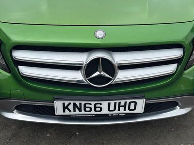 Mercedes GLA220