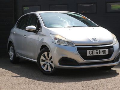 Używany Peugeot 208 Access 2016 Srebrny Hatchback