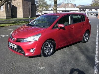 Used Toyota Verso 147 HP (108 kW) 2013 Red MPV