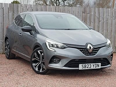 Używany Renault Clio V Techno 90 KM (66 kW) 2023 Szary Hatchback