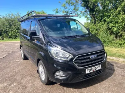 Usado Ford Transit Custom Limited 130 HP (95 kW) 2019 Preto Van