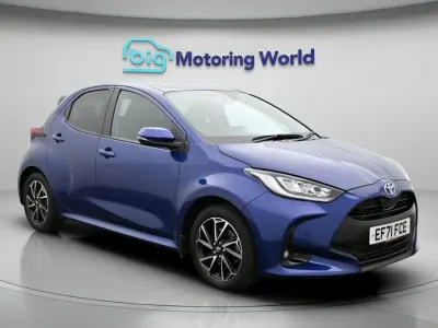 Second-hand Toyota Yaris Hybrid Design 114 CP (83 kW) 2022