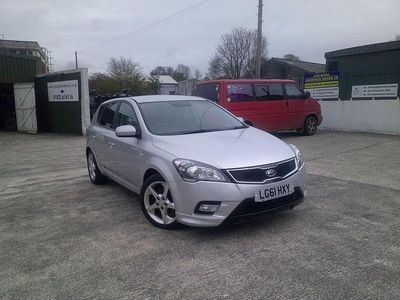 Used Kia Ceed 113 HP (83 kW) 2011 Silver Hatchback