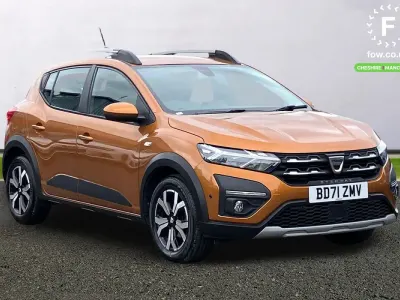 Begagnad Dacia Sandero Prestige 91 HK (66 kW) 2021 Orange Halvkombi