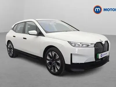 Usado BMW iX Sport Line 239 kW (326 HP) 2024 Branco SUV