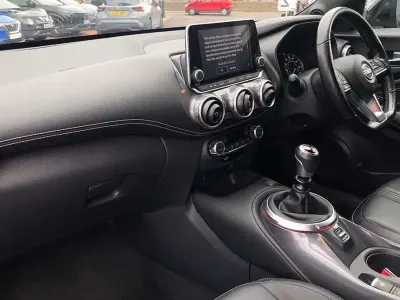 Used Nissan Juke Tekna 112 HP (82 kW) 2023 Red SUV