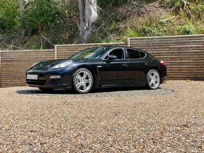 Used Porsche Panamera 400 HP (294 kW) 2012 Black Hatchback