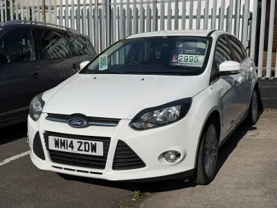 Used Ford Focus Zetec 115 HP (84 kW) 2014 White Hatchback