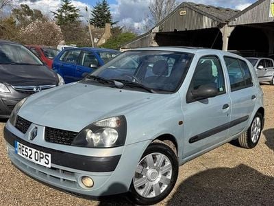 Used Renault Clio II Expression+ 98 HP (72 kW) 2002 Silver Hatchback
