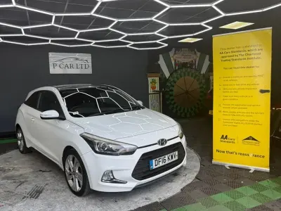 Używany Hyundai i20 Sport 84 KM (61 kW) 2016 Biały Coupe