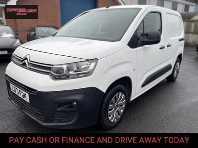 Used Citroën Berlingo 76 HP (55 kW) 2021 White MPV