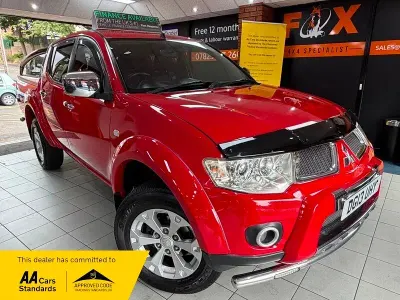 Used Mitsubishi L200 2013 Red Pickup