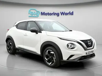 Używany Nissan Juke N-Connecta 114 KM (83 kW) 2023 Biały SUV