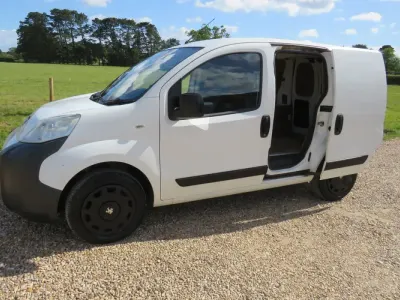 Gebraucht Peugeot Bipper S 2011 Weiß Van / Kleinbus