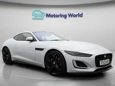 Używany Jaguar F-Type R-Dynamic 300 KM (220 kW) 2021 Biały Coupe