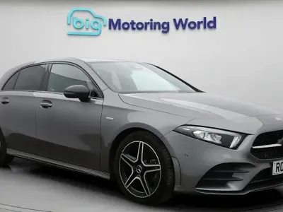 Begagnad Mercedes A200 Executive 163 HK (119 kW) 2022 Grå Halvkombi