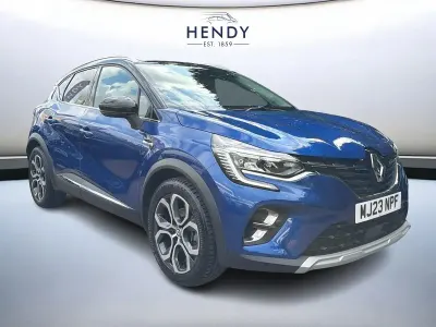 Begagnad Renault Captur Techno 142 HK (104 kW) 2023 Blå SUV
