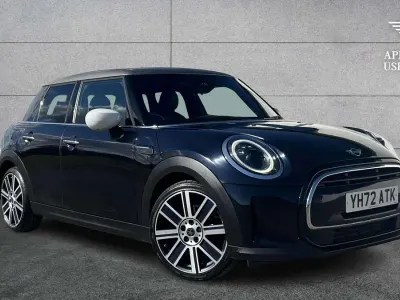 Usado Mini Cooper Exclusive 134 HP (98 kW) 2022 Preto Citadino