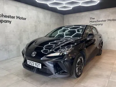 Używany MG MG4 EV SE 63 kW (87 KM) 2023 Czarny Hatchback