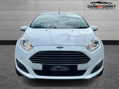 Used Ford Fiesta Zetec 82 HP (60 kW) 2014 White Hatchback