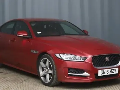Used Jaguar XE R-Sport 180 HP (132 kW) 2016 Red Sedan
