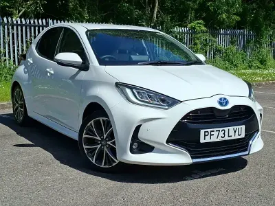 Used Toyota Yaris 116 HP (85 kW) 2023 White Hatchback