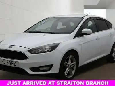 Used Ford Focus Zetec 116 HP (85 kW) 2015 White Hatchback