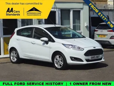Used Ford Fiesta Zetec 2015 White Hatchback
