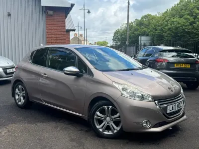 Used Peugeot 208 Allure 82 HP (60 kW) 2013 Pink Hatchback