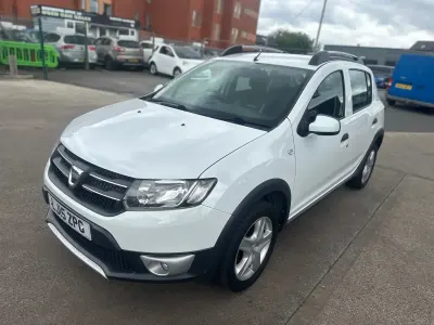 Used Dacia Sandero Lauréate 2015 White Hatchback