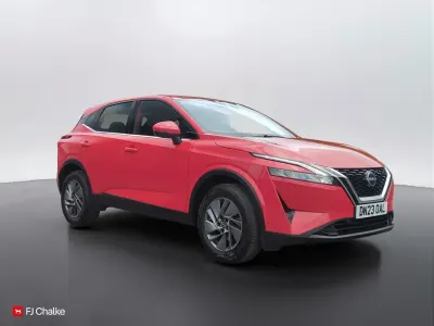 Begagnad Nissan Qashqai Acenta Premium 2023 Röd SUV