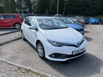 Used Toyota Auris Hybrid