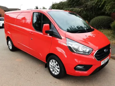 Used Ford Transit Custom Limited 130 HP (95 kW) 2022 Red Van
