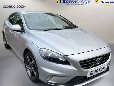 Käytetty Volvo V40 R-Design 120 HP (88 kW) 2016 Hopea Viistoperä