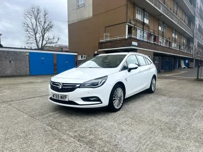 Usado Vauxhall Astra Elite 136 HP (100 kW) 2019 Branco Carrinha