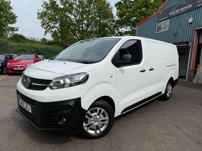 Used Vauxhall Vivaro S 100 HP (73 kW) 2021 White MPV
